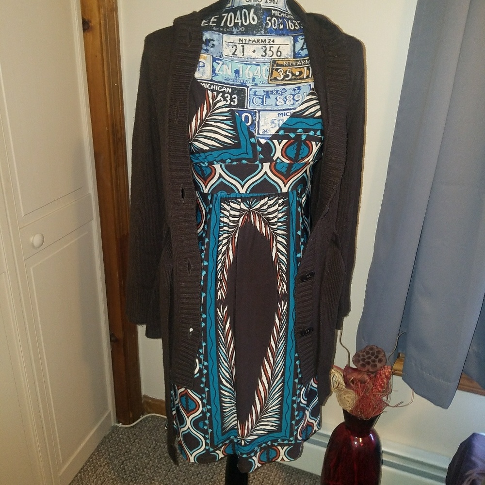 BLUE, BROWN, & WHITE GORGEOUS TRIBAL PATTERN DRESS! - Picture 8 of 8